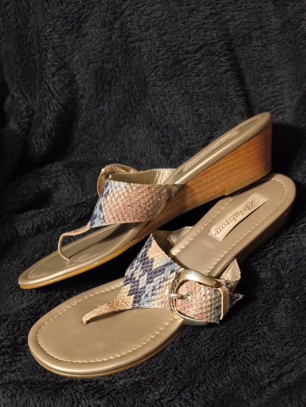 Brighton LARK Snake-Print Wedge Thong Sandals 8.5M Silver Buckle